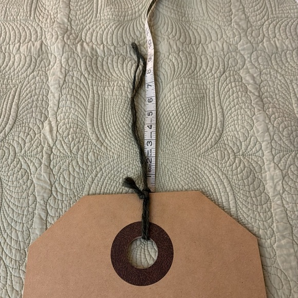 Decorative Large Hanging Tag - Picture 4 of 4